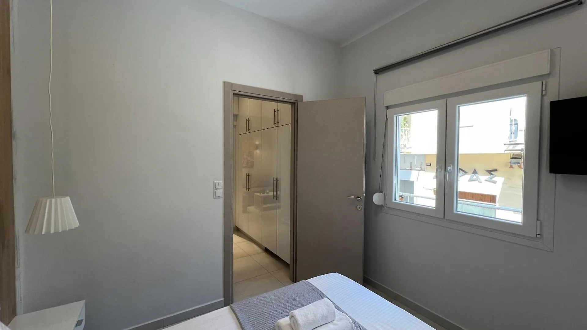 P Deluxe Suites 7 Thessaloniki Apartment